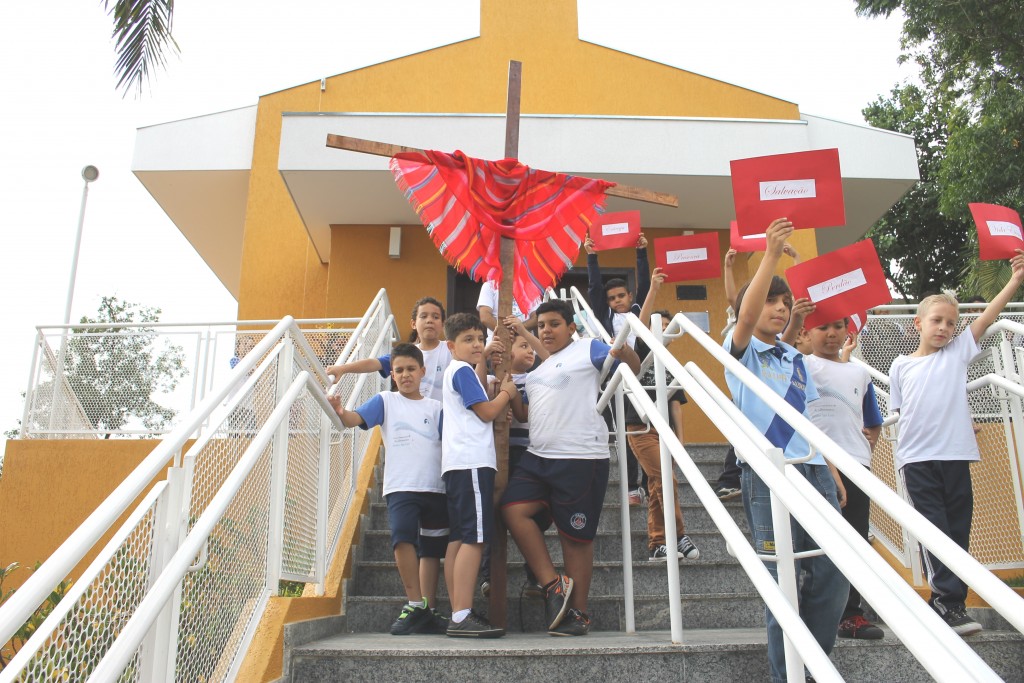 Semana Santa é celebrada no Santa Isabel