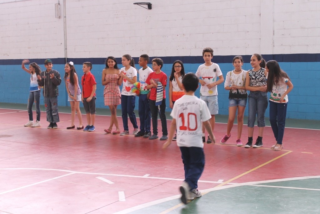 Moda sustentável! Transformar, criar...um desfile que convida ao olhar outras possibilidades.